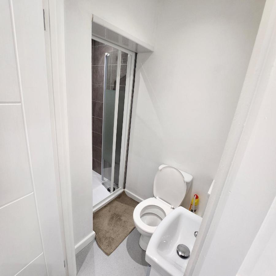 Comfy Diamond Ensuite Room Maidstone With Free Parking And Speedy Wifi מראה חיצוני תמונה