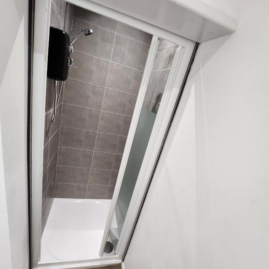 Comfy Diamond Ensuite Room Maidstone With Free Parking And Speedy Wifi מראה חיצוני תמונה