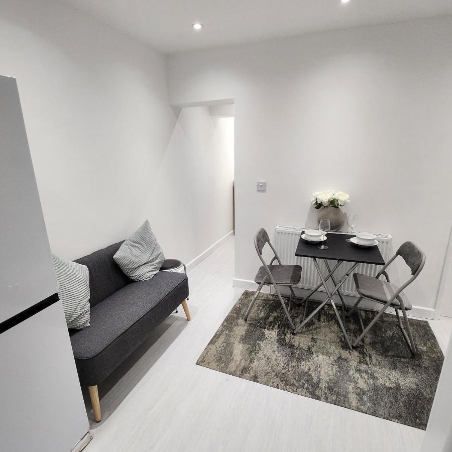 Comfy Diamond Ensuite Room Maidstone With Free Parking And Speedy Wifi מראה חיצוני תמונה