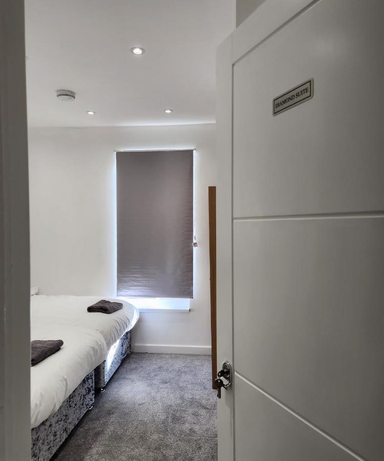 Comfy Diamond Ensuite Room Maidstone With Free Parking And Speedy Wifi מראה חיצוני תמונה