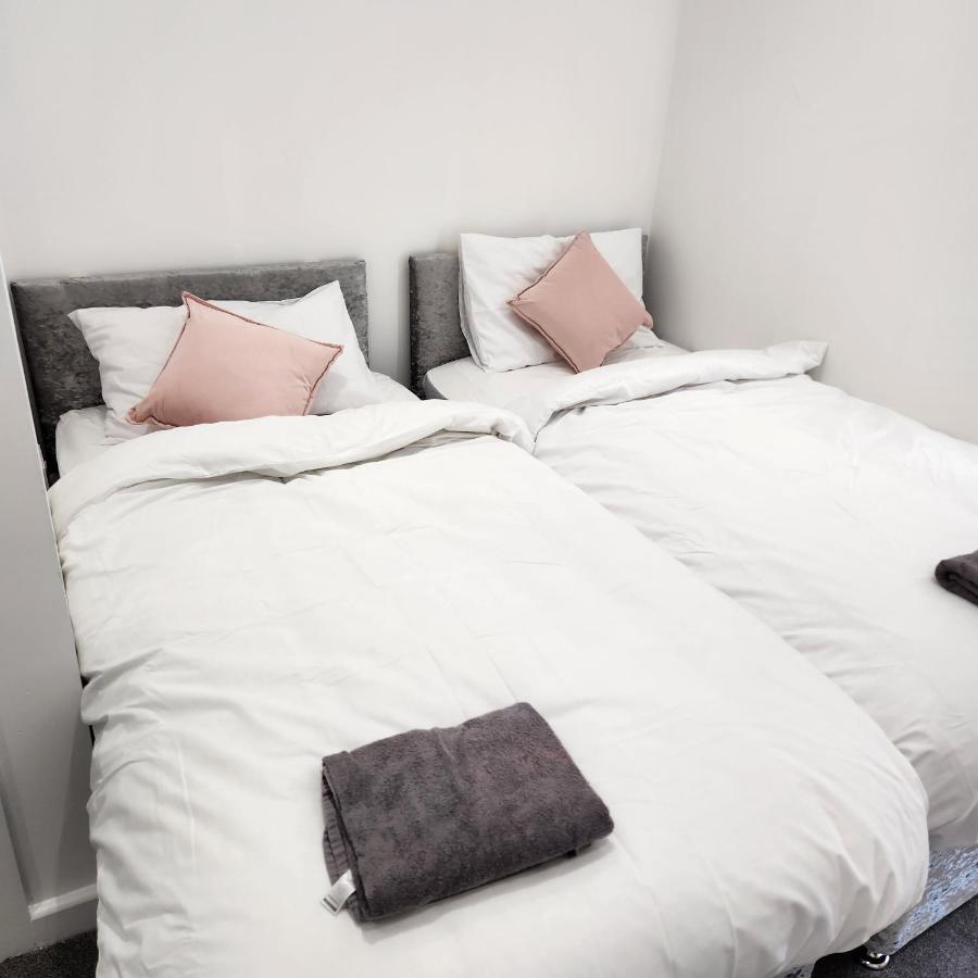 Comfy Diamond Ensuite Room Maidstone With Free Parking And Speedy Wifi מראה חיצוני תמונה